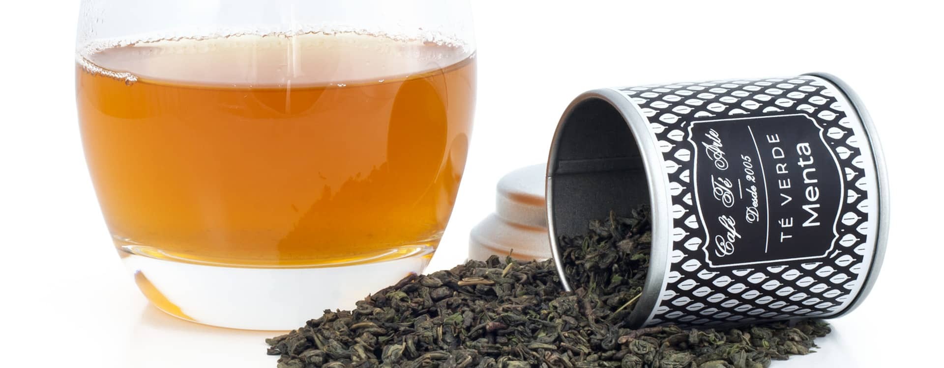 Beneficios del té de manzanilla con anís, bebida que te puede ayuda a  desinflamar el vientre